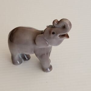 1986 Limited Production Bing and Grondahl Mother's Day Elephant Figurine #2140